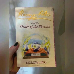 Harry  Potter and the order of the Phoenix book